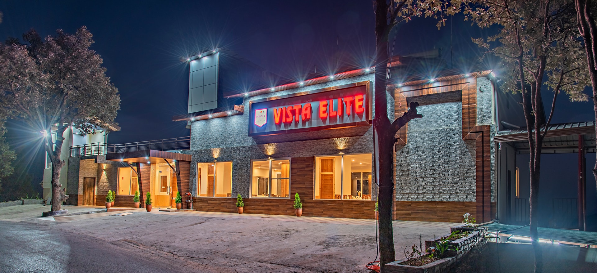 Book Hotels in Chail - Hotel Vista Elite